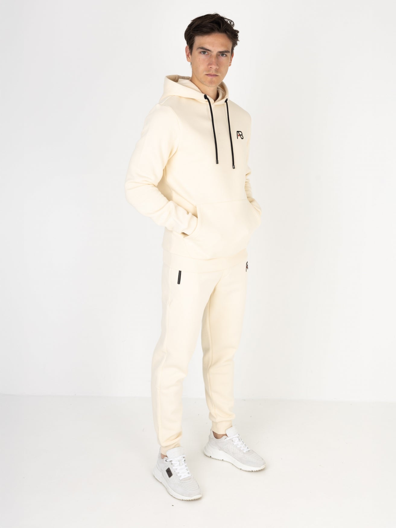 Basic Jogger | White Swan